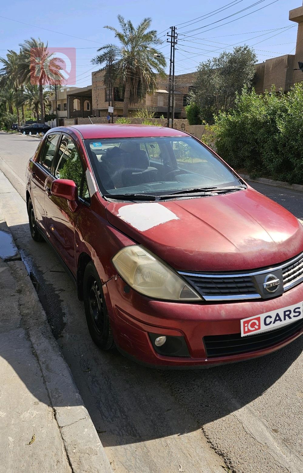 نيسان فيرسا